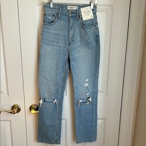 Abercrombie & Fitch Curve Love The Ankle Straight Ultra High Rise - Size 25/0R